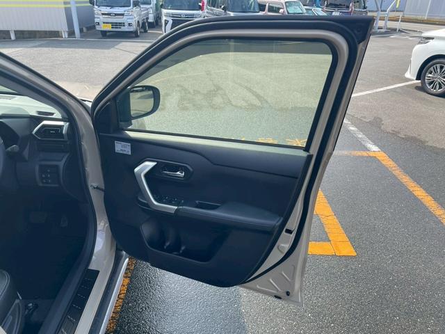 ロッキー プレミアムＧ　横滑り防止システム　盗難防止装置　ＡＣＣ　ソナー　ナビＴＶ　キーレス　メモリーナビ　サイドエアバッグ　アルミホイル　オートマチックハイビーム　スマートキー＆プッシュスタート　ドラレコ　オートエアコン（31枚目）