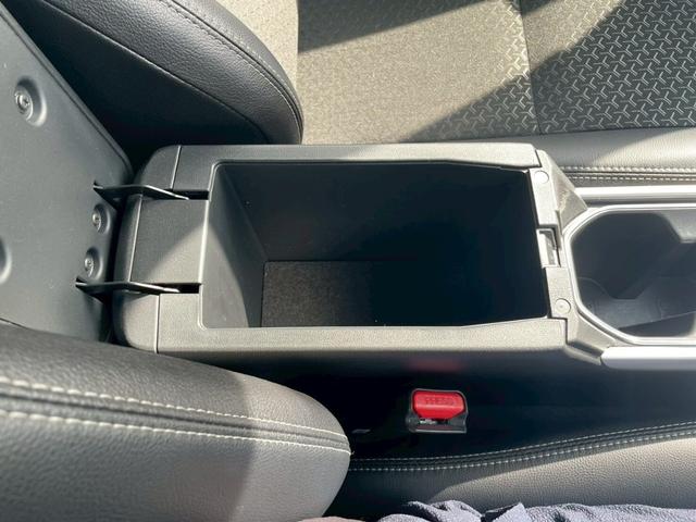 ロッキー プレミアムＧ　横滑り防止システム　盗難防止装置　ＡＣＣ　ソナー　ナビＴＶ　キーレス　メモリーナビ　サイドエアバッグ　アルミホイル　オートマチックハイビーム　スマートキー＆プッシュスタート　ドラレコ　オートエアコン（49枚目）