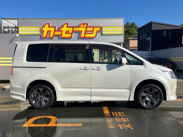 デリカＤ：５ Ｄ　パワーパッケージ　両側ＰＳＤ　パートタイム４ＷＤ　キーフリー　３列シート　ＥＴＣ車載器　アルミ　盗難防止システム　オートクルーズコントロール　シ－トヒ－タ－　ＡＢＳ　パワーステアリング　エアバック　オートエアコン（5枚目）