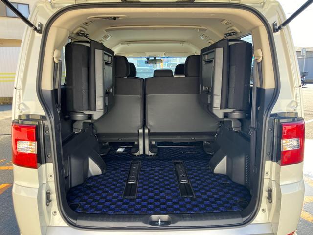 デリカＤ：５ Ｄ　パワーパッケージ　両側ＰＳＤ　パートタイム４ＷＤ　キーフリー　３列シート　ＥＴＣ車載器　アルミ　盗難防止システム　オートクルーズコントロール　シ－トヒ－タ－　ＡＢＳ　パワーステアリング　エアバック　オートエアコン（9枚目）