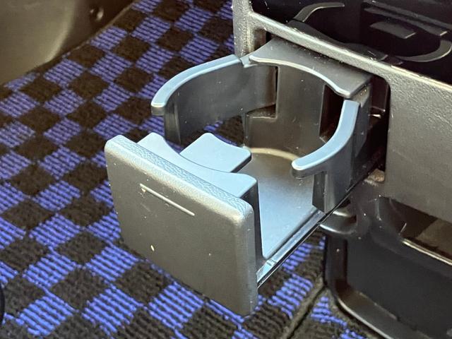 デリカＤ：５ Ｄ　パワーパッケージ　両側ＰＳＤ　パートタイム４ＷＤ　キーフリー　３列シート　ＥＴＣ車載器　アルミ　盗難防止システム　オートクルーズコントロール　シ－トヒ－タ－　ＡＢＳ　パワーステアリング　エアバック　オートエアコン（66枚目）