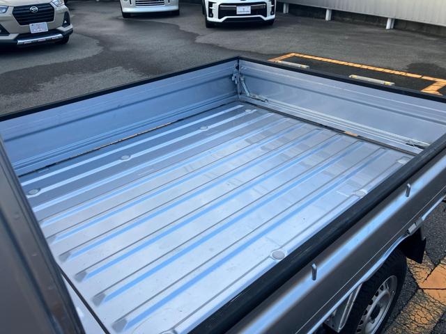 ハイゼットトラック ジャンボエクストラ アイドリングストップ付き オートLED ブレーキサポート 盗難防止システム スマ-トキ- ダブルエアバッグ 前席パワーウィンドウ キーフリー レーンアシスト 4WD 横滑り防止 パワーステアリング(57枚目)