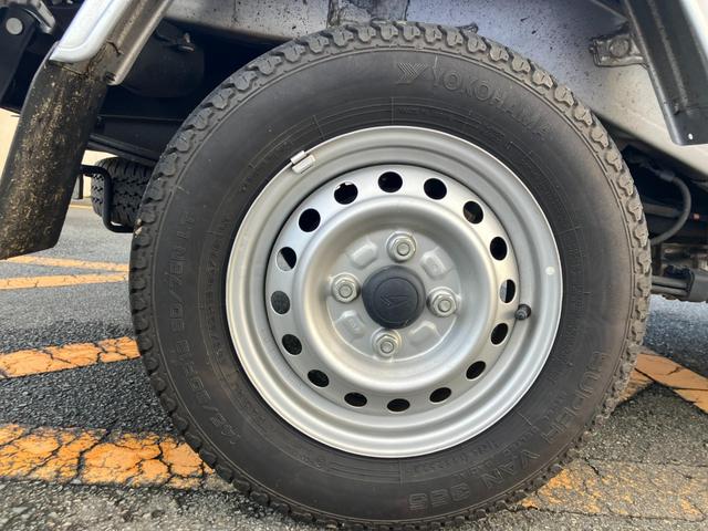 ハイゼットトラック ジャンボエクストラ アイドリングストップ付き オートLED ブレーキサポート 盗難防止システム スマ-トキ- ダブルエアバッグ 前席パワーウィンドウ キーフリー レーンアシスト 4WD 横滑り防止 パワーステアリング(61枚目)