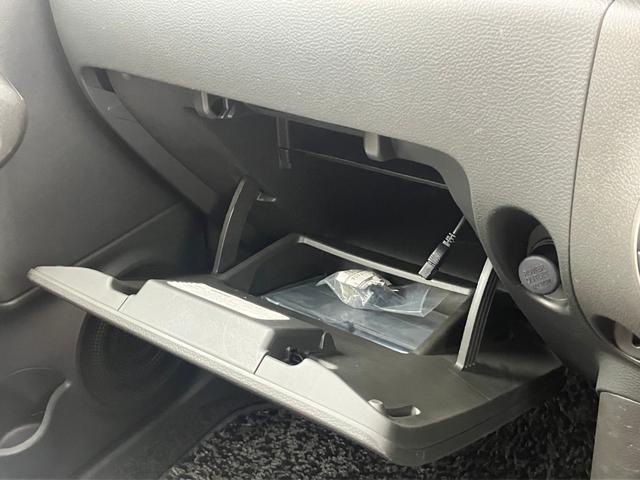 キューブ １５Ｘ　Ｖセレクション　セキュリティアラーム　ＡＵＴＯエアコン　エコモード　キ－フリ－　ＡＢＳ　パワーステアリング　運転席エアバッグ　スマートキーＰスタート　パワーウィンドゥ　運転席助手席エアバッグ（65枚目）