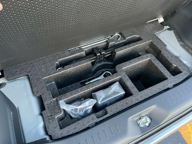 タント カスタムＲＳ　トップエディションＳＡ　衝突被害軽減　タ－ボ　Ａストップ　セキュリティー　横滑り防止機能　地デジ　エアバッグ　オートエアコン　パワーウィンドウ　ナビ＆ＴＶ　メモリナビ　スマートキー　パワーステアリング　ＡＢＳ　ベンチシート（55枚目）