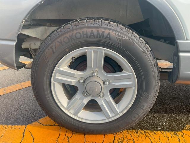 ジムニー ランドベンチャー　ルーフレール付　前席パワーウインドウ　助手席エアバック　ＡＷ　運転席エアバッグ　４ＷＤ車　キーレス付　ＰＳ　ＡＢＳ付　シートヒータ　ＥＴＣ　ターボー　ＡＴエアコン（16枚目）
