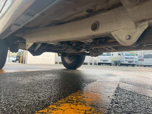 ジムニー ランドベンチャー　ルーフレール付　前席パワーウインドウ　助手席エアバック　ＡＷ　運転席エアバッグ　４ＷＤ車　キーレス付　ＰＳ　ＡＢＳ付　シートヒータ　ＥＴＣ　ターボー　ＡＴエアコン（27枚目）