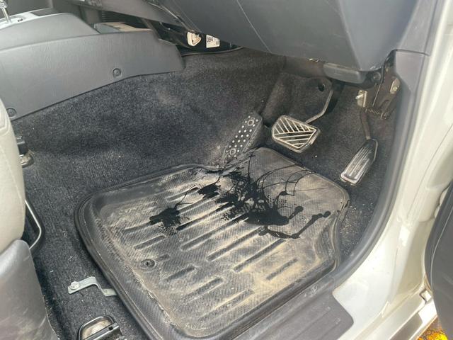 ジムニー ランドベンチャー　ルーフレール付　前席パワーウインドウ　助手席エアバック　ＡＷ　運転席エアバッグ　４ＷＤ車　キーレス付　ＰＳ　ＡＢＳ付　シートヒータ　ＥＴＣ　ターボー　ＡＴエアコン（32枚目）