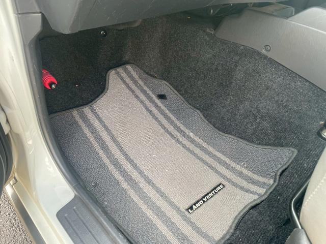 ジムニー ランドベンチャー　ルーフレール付　前席パワーウインドウ　助手席エアバック　ＡＷ　運転席エアバッグ　４ＷＤ車　キーレス付　ＰＳ　ＡＢＳ付　シートヒータ　ＥＴＣ　ターボー　ＡＴエアコン（46枚目）