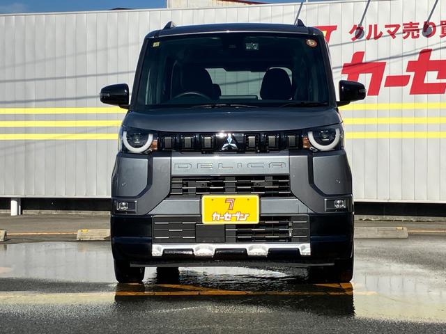 デリカミニ Ｇ　プレミアム　アダプティブクルーズコントロール　オートマチックハイビーム　シートヒーター　ベンチシート　ルーフレール　エアコン　コーナーセンサー　パワステ　アルミホイール　キーレスエントリー　エアバッグ　寒冷地仕様（4枚目）