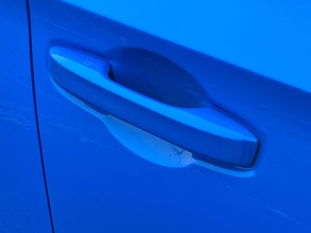 �y�����^�b�`�J�{�^���z�L�[���|�P�b�g��o�b�O�ɓ��ꂽ�܂܎Ԃ̃h�A�̉����E�{�����s���܂���