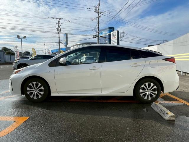 プリウス Ａ　レーダクルーズ　車線逸脱警報システム　プリクラッシュ　カーテンエアバック　助手席エアバック　ＥＴＣ車載器　ＡＨＢ　ＡＷ　ｉストップ　ＶＳＣ　盗難防止　キーレスエントリー　パワーステアリング　ＡＢＳ（14枚目）