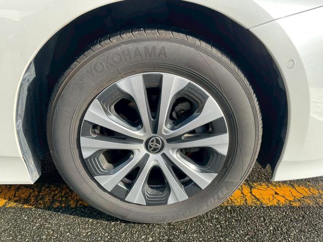 プリウス Ａ　レーダクルーズ　車線逸脱警報システム　プリクラッシュ　カーテンエアバック　助手席エアバック　ＥＴＣ車載器　ＡＨＢ　ＡＷ　ｉストップ　ＶＳＣ　盗難防止　キーレスエントリー　パワーステアリング　ＡＢＳ（28枚目）