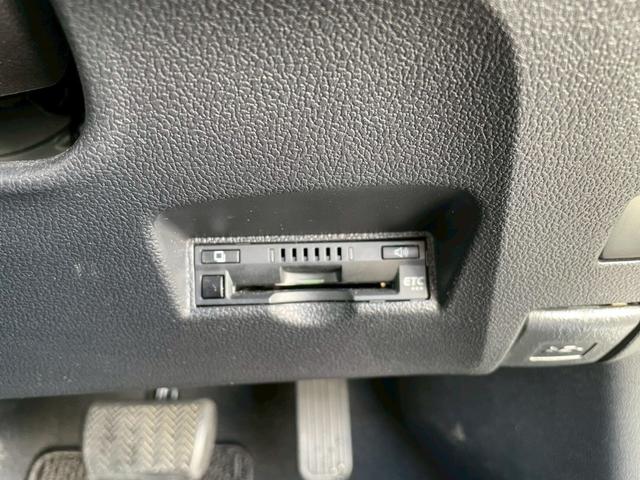 プリウス Ａ　レーダクルーズ　車線逸脱警報システム　プリクラッシュ　カーテンエアバック　助手席エアバック　ＥＴＣ車載器　ＡＨＢ　ＡＷ　ｉストップ　ＶＳＣ　盗難防止　キーレスエントリー　パワーステアリング　ＡＢＳ（46枚目）