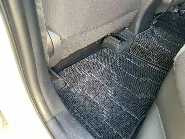 プリウス Ａ　レーダクルーズ　車線逸脱警報システム　プリクラッシュ　カーテンエアバック　助手席エアバック　ＥＴＣ車載器　ＡＨＢ　ＡＷ　ｉストップ　ＶＳＣ　盗難防止　キーレスエントリー　パワーステアリング　ＡＢＳ（55枚目）