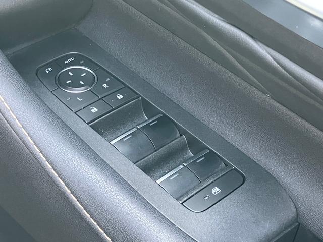 アルファード Ｚ　キーレスエントリー　メモリナビ　レーダークルーズＣ　ＥＳＣ　ＬＤＡ　盗難防止システム　アルミホイール　ナビ付　ＥＴＣ車載器　バックモニター　オートエアコン　サイドカメラ　サイドエアバッグ　スマートキー（43枚目）