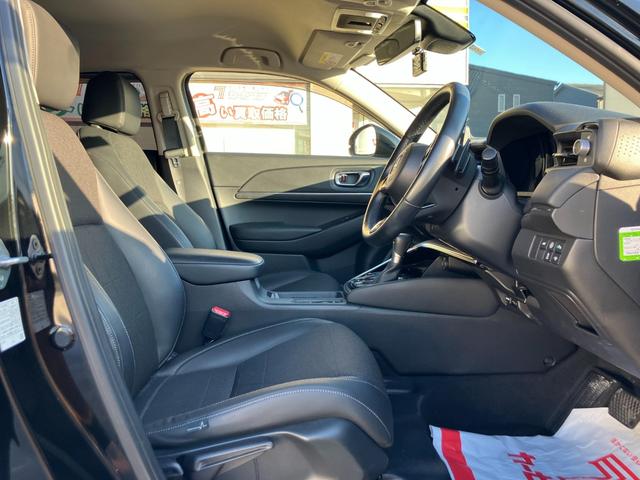 ヴェゼル ｅ：ＨＥＶ　Ｚ　車線逸脱警告　シートＨ　サイドエアＢ　ＡＴハイビーム　パークセンサー　リヤカメラ　ＥＳＣ　パワステ　ＡＷ　ＡＡＣ　エアバック　ＤＡＣ　ＡＢＳ　アイドリングストップ　アダプティブＣＣ　キーフリーシステム（6枚目）