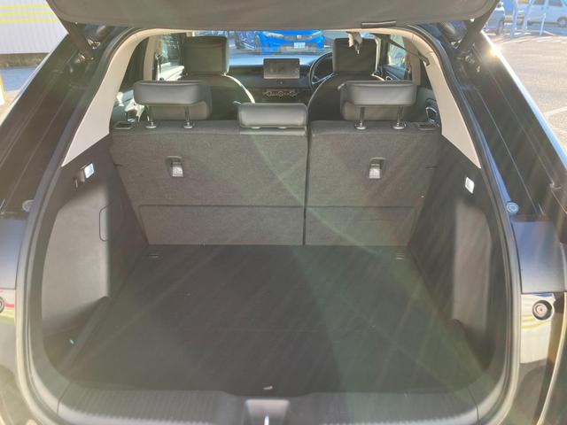 ヴェゼル ｅ：ＨＥＶ　Ｚ　車線逸脱警告　シートＨ　サイドエアＢ　ＡＴハイビーム　パークセンサー　リヤカメラ　ＥＳＣ　パワステ　ＡＷ　ＡＡＣ　エアバック　ＤＡＣ　ＡＢＳ　アイドリングストップ　アダプティブＣＣ　キーフリーシステム（9枚目）