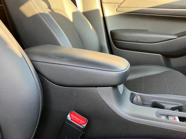 ヴェゼル ｅ：ＨＥＶ　Ｚ　車線逸脱警告　シートＨ　サイドエアＢ　ＡＴハイビーム　パークセンサー　リヤカメラ　ＥＳＣ　パワステ　ＡＷ　ＡＡＣ　エアバック　ＤＡＣ　ＡＢＳ　アイドリングストップ　アダプティブＣＣ　キーフリーシステム（31枚目）