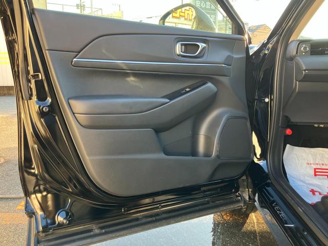 ヴェゼル ｅ：ＨＥＶ　Ｚ　車線逸脱警告　シートＨ　サイドエアＢ　ＡＴハイビーム　パークセンサー　リヤカメラ　ＥＳＣ　パワステ　ＡＷ　ＡＡＣ　エアバック　ＤＡＣ　ＡＢＳ　アイドリングストップ　アダプティブＣＣ　キーフリーシステム（46枚目）