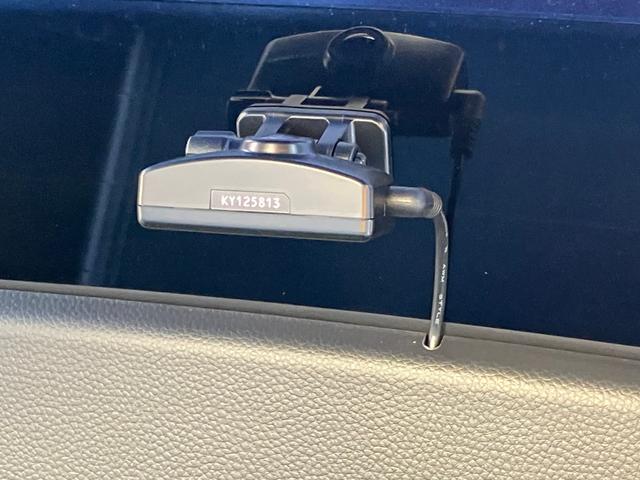 ヴェゼル ｅ：ＨＥＶ　Ｚ　車線逸脱警告　シートＨ　サイドエアＢ　ＡＴハイビーム　パークセンサー　リヤカメラ　ＥＳＣ　パワステ　ＡＷ　ＡＡＣ　エアバック　ＤＡＣ　ＡＢＳ　アイドリングストップ　アダプティブＣＣ　キーフリーシステム（48枚目）