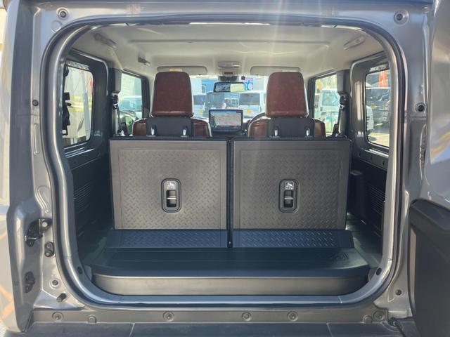 ジムニー ＸＣ　衝突低減ブレーキ　アイドリングストップ付　前後ソナー　Ｓヒーター　パワステ　切替式４ＷＤ　フルフラットシート　セキュリティ　車線逸脱警告　フルオートエアコン　横滑り防止システム　エアバック　ＡＨＢ（9枚目）