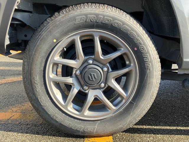 ジムニー ＸＣ　衝突低減ブレーキ　アイドリングストップ付　前後ソナー　Ｓヒーター　パワステ　切替式４ＷＤ　フルフラットシート　セキュリティ　車線逸脱警告　フルオートエアコン　横滑り防止システム　エアバック　ＡＨＢ（33枚目）