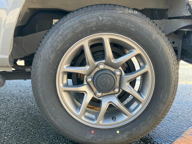 ジムニー ＸＣ　衝突低減ブレーキ　アイドリングストップ付　前後ソナー　Ｓヒーター　パワステ　切替式４ＷＤ　フルフラットシート　セキュリティ　車線逸脱警告　フルオートエアコン　横滑り防止システム　エアバック　ＡＨＢ（35枚目）