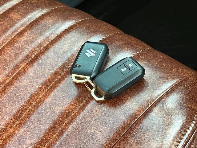 ジムニー ＸＣ　衝突低減ブレーキ　アイドリングストップ付　前後ソナー　Ｓヒーター　パワステ　切替式４ＷＤ　フルフラットシート　セキュリティ　車線逸脱警告　フルオートエアコン　横滑り防止システム　エアバック　ＡＨＢ（75枚目）