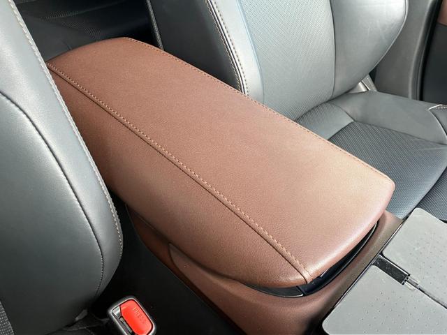 ハリアー Ｚ　レザーパッケージ　全方囲カメラ　Ｐセンサー　イモビライザー　スマートキ－　エアロ　追従クルコン　カーテンエアバック　横滑り防止機能　リアカメラ　Ｐシート　アルミ　エアバッグ　エアコン　メモリナビ　キーレス　ＡＢＳ　ナビ（36枚目）