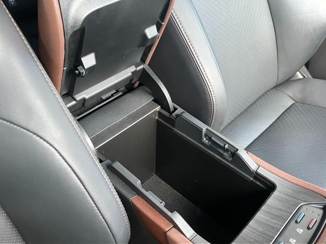 ハリアー Ｚ　レザーパッケージ　全方囲カメラ　Ｐセンサー　イモビライザー　スマートキ－　エアロ　追従クルコン　カーテンエアバック　横滑り防止機能　リアカメラ　Ｐシート　アルミ　エアバッグ　エアコン　メモリナビ　キーレス　ＡＢＳ　ナビ（68枚目）