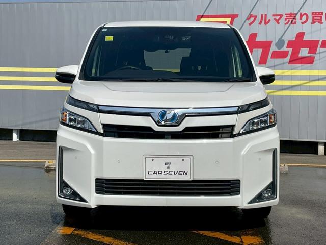 ヴォクシー ハイブリッドV 車線逸脱警告 Bカメ フルセグテレビ エコモード 横滑り防止システム AC ウォークスルー パワーステアリング ドラレコ付き ナビTV オートハイビーム Wエアバック 盗難防止アラーム エアバッグ(4枚目)