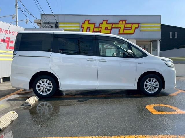 ヴォクシー ハイブリッドV 車線逸脱警告 Bカメ フルセグテレビ エコモード 横滑り防止システム AC ウォークスルー パワーステアリング ドラレコ付き ナビTV オートハイビーム Wエアバック 盗難防止アラーム エアバッグ(6枚目)