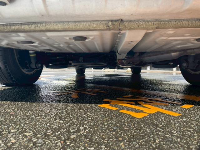 ヴォクシー ハイブリッドV 車線逸脱警告 Bカメ フルセグテレビ エコモード 横滑り防止システム AC ウォークスルー パワーステアリング ドラレコ付き ナビTV オートハイビーム Wエアバック 盗難防止アラーム エアバッグ(20枚目)