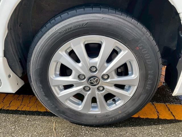 ヴォクシー ハイブリッドV 車線逸脱警告 Bカメ フルセグテレビ エコモード 横滑り防止システム AC ウォークスルー パワーステアリング ドラレコ付き ナビTV オートハイビーム Wエアバック 盗難防止アラーム エアバッグ(27枚目)