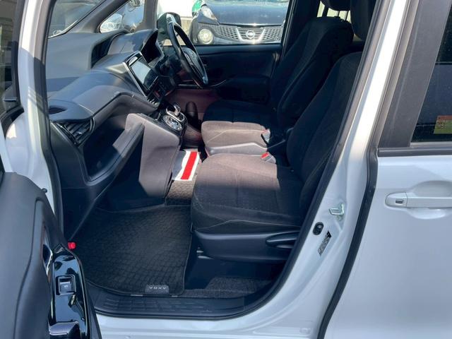 ヴォクシー ハイブリッドV 車線逸脱警告 Bカメ フルセグテレビ エコモード 横滑り防止システム AC ウォークスルー パワーステアリング ドラレコ付き ナビTV オートハイビーム Wエアバック 盗難防止アラーム エアバッグ(34枚目)