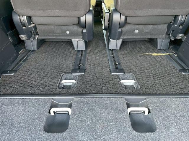 ヴォクシー ハイブリッドV 車線逸脱警告 Bカメ フルセグテレビ エコモード 横滑り防止システム AC ウォークスルー パワーステアリング ドラレコ付き ナビTV オートハイビーム Wエアバック 盗難防止アラーム エアバッグ(63枚目)