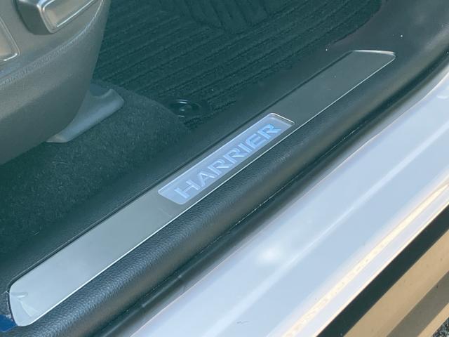 ハリアー Z オートLED コーナーセンサ 車線逸脱警報装置 イモビライザー 横滑り防止機能 ナビ 助手席エアバッグ アルミホイール スマートキ- エアコン キーレス サイドエアバッグ ABS ETC車載器(10枚目)