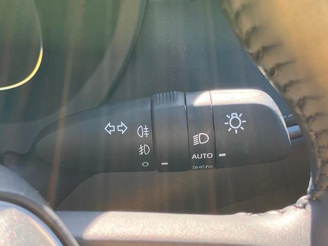 ハリアー Z オートLED コーナーセンサ 車線逸脱警報装置 イモビライザー 横滑り防止機能 ナビ 助手席エアバッグ アルミホイール スマートキ- エアコン キーレス サイドエアバッグ ABS ETC車載器(44枚目)