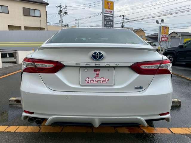 カムリ ＷＳレザーパッケージ　純正ナビ／フルセグ／バックカメラ／ＥＴＣ／本革／シートヒーター／本革巻き３本スポーク／ヘッドアップディスプレイ／純正アルミホイール／ブラインドスポットモニター／ドライブレコーダー前後／衝突軽減ブレーキ（9枚目）