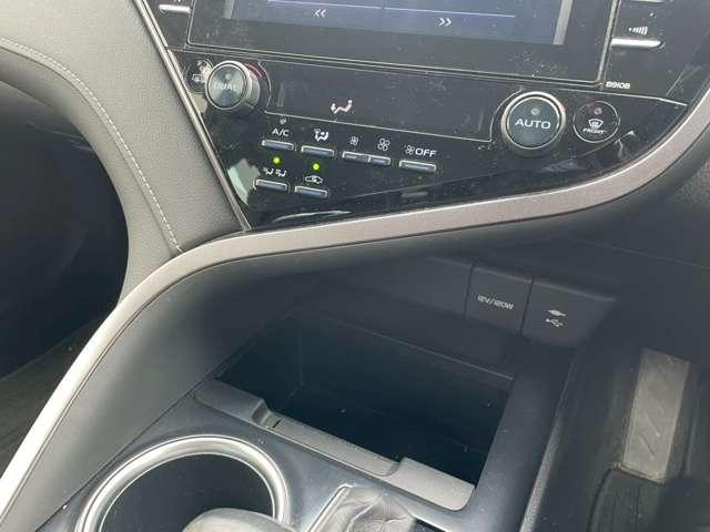 カムリ ＷＳレザーパッケージ　純正ナビ／フルセグ／バックカメラ／ＥＴＣ／本革／シートヒーター／本革巻き３本スポーク／ヘッドアップディスプレイ／純正アルミホイール／ブラインドスポットモニター／ドライブレコーダー前後／衝突軽減ブレーキ（41枚目）