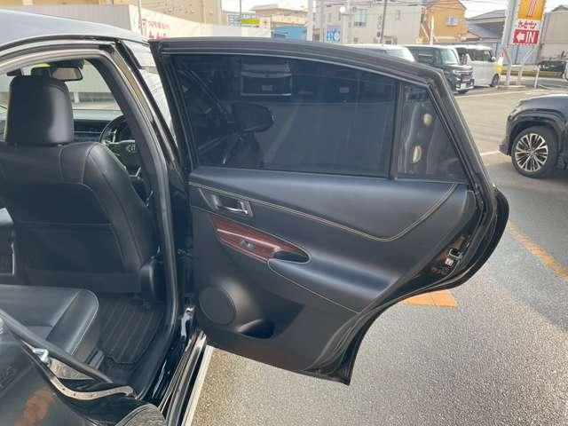 ハリアー プレミアム　アルパインナビ／フルセグ／バックカメラ／サンルーフ／モデリスタエアロ／ＥＴＣ／クルーズコントロール／アクセル踏み間違い防止装置／純正アルミホイール／デュアルオートエアコン／ユーザー買取車／点検整備渡し（50枚目）