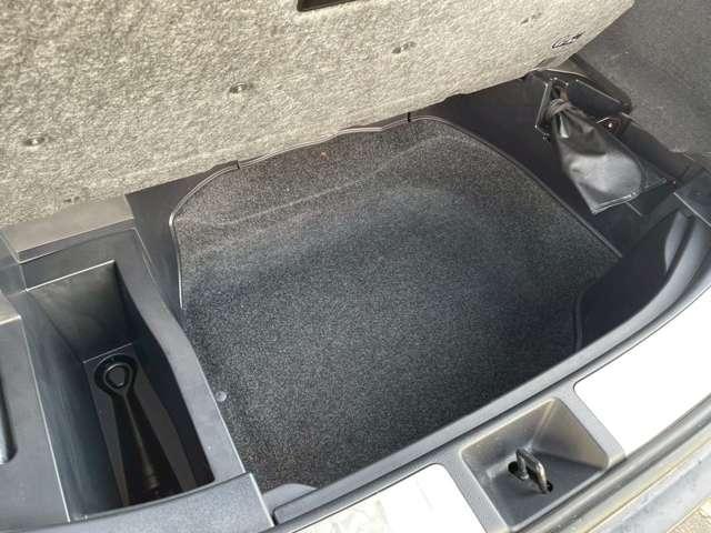 ハリアー プレミアム　アルパインナビ／フルセグ／バックカメラ／サンルーフ／モデリスタエアロ／ＥＴＣ／クルーズコントロール／アクセル踏み間違い防止装置／純正アルミホイール／デュアルオートエアコン／ユーザー買取車／点検整備渡し（66枚目）