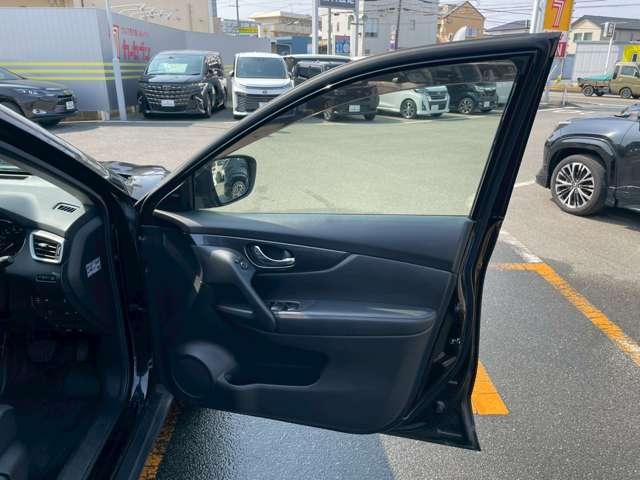 エクストレイル ２０Ｘｔｔ　エマージェンシーブレーキパッケージ　２列車　純正フルセグナビ／全方位カメラ／ＥＴＣ／ドライブレコーダー／衝突軽減ブレーキ／純正アルミホイール／パワーバックドア／障害物センサー／シートヒーター／クルーズコントロール（46枚目）