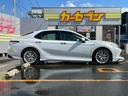 カムリ Ｇレザーパッケージ　車線逸脱防止　衝突被害軽減　ハイビームアシスト　シートＨ　パーキングセンサー　ＤＶＤプレーヤー　ナビＴＶ　横滑り防止　電動シート　地デジＴＶ　イモビライザー　エアバッグ　キーフリー　メモリ－ナビ（5枚目）