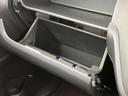 【グローブボックス】収納スペースもしっかり確保☆車検証もこちらに収納できます☆車検証を入れても余裕がありますので、他のものも収納できそうです☆