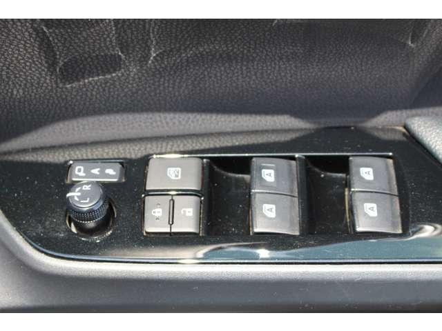 Sセーフティプラス 横滑防止装置 クルーズC 定期点検記録簿 TV&ナビ AAC パワステ キーフリー ABS メモリ-ナビ アルミホイール ETC HIDヘッドライト エアバッグ パワーウインドウ カーテンエアバック(26枚目)