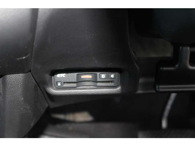 Fパッケージ スマートキー・プッシュスタート クルコン 横滑防止 ナビ&TV 禁煙車両 DVD再生可 キーフリー LEDヘッド ETC車載器 運転席エアバッグ CD ABS パワーウィンドウ パワーステアリング(18枚目)
