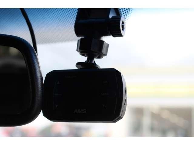 RS・ホンダセンシング サイドエアバック VSA インテリキー シ-トヒ-タ- 地デジTV リアカメラ LEDライト メモリナビ 禁煙 DVD再生可能 アルミ ナビTV ETC ドラレコ パワーウインドウ エアバッグ ABS(15枚目)