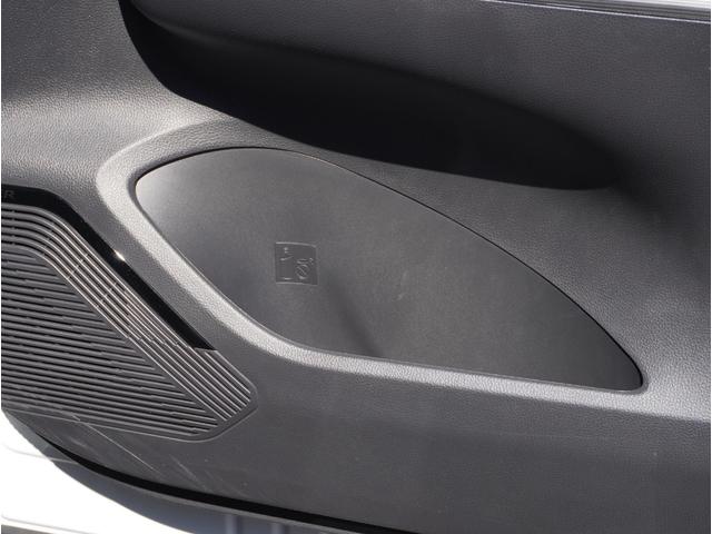 ハリアー Ｇ　衝突回避ブレーキ　車線逸脱警告　ＡＵＸ接続　ハイビームアシスト　ＡＡＣ　バックモニタ－　パーキングセンサー　横滑防止装置　ＬＥＤランプ　スマキー　キーフリー　ＡＷ　ＥＴＣ車載器　ＰＳ　パワーウインドウ（52枚目）